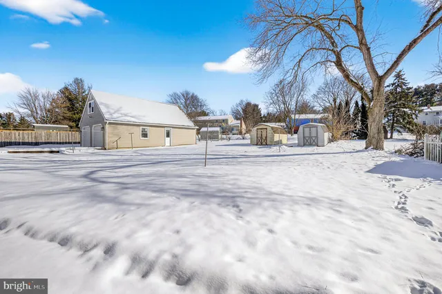 $199,900 | 223 Colonial Drive, Akron, PA 17501