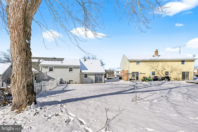 $199,900 | 223 Colonial Drive, Akron, PA 17501