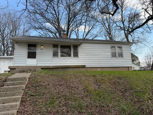 $39,500 | 206 South 1st Street, Pinckneyville, IL 62274