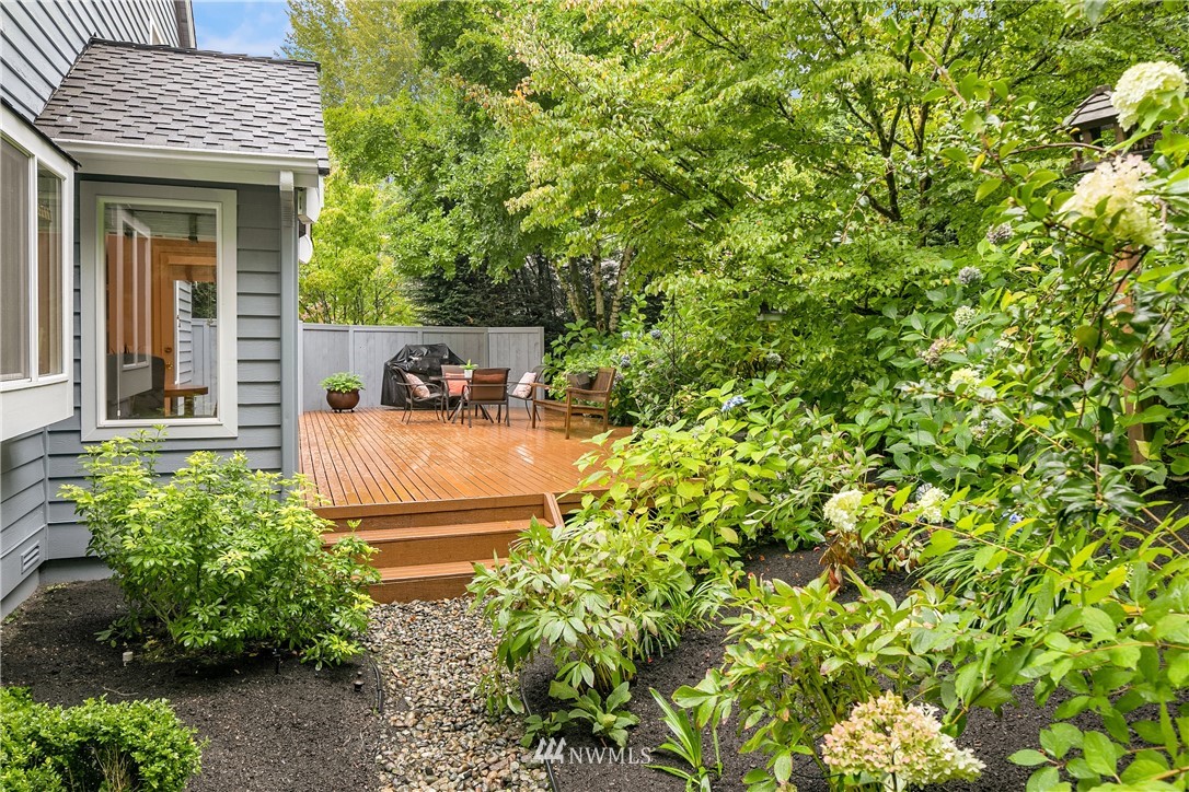 14633 Southeast 82nd Court Newcastle, WA 98059 - Photo 32 of 34 front view of a house with a yard
