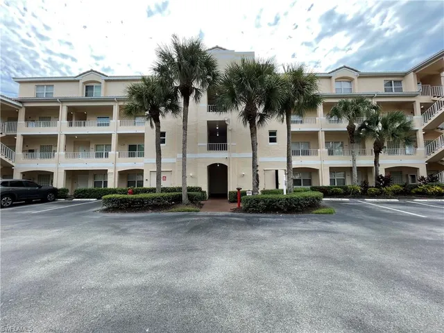 $4,500 | 1070 Woodshire Lane, Unit E204, Naples, FL 34105