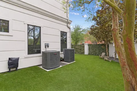 $765,000 | 5303 Weslayan Street, Houston, TX 77005