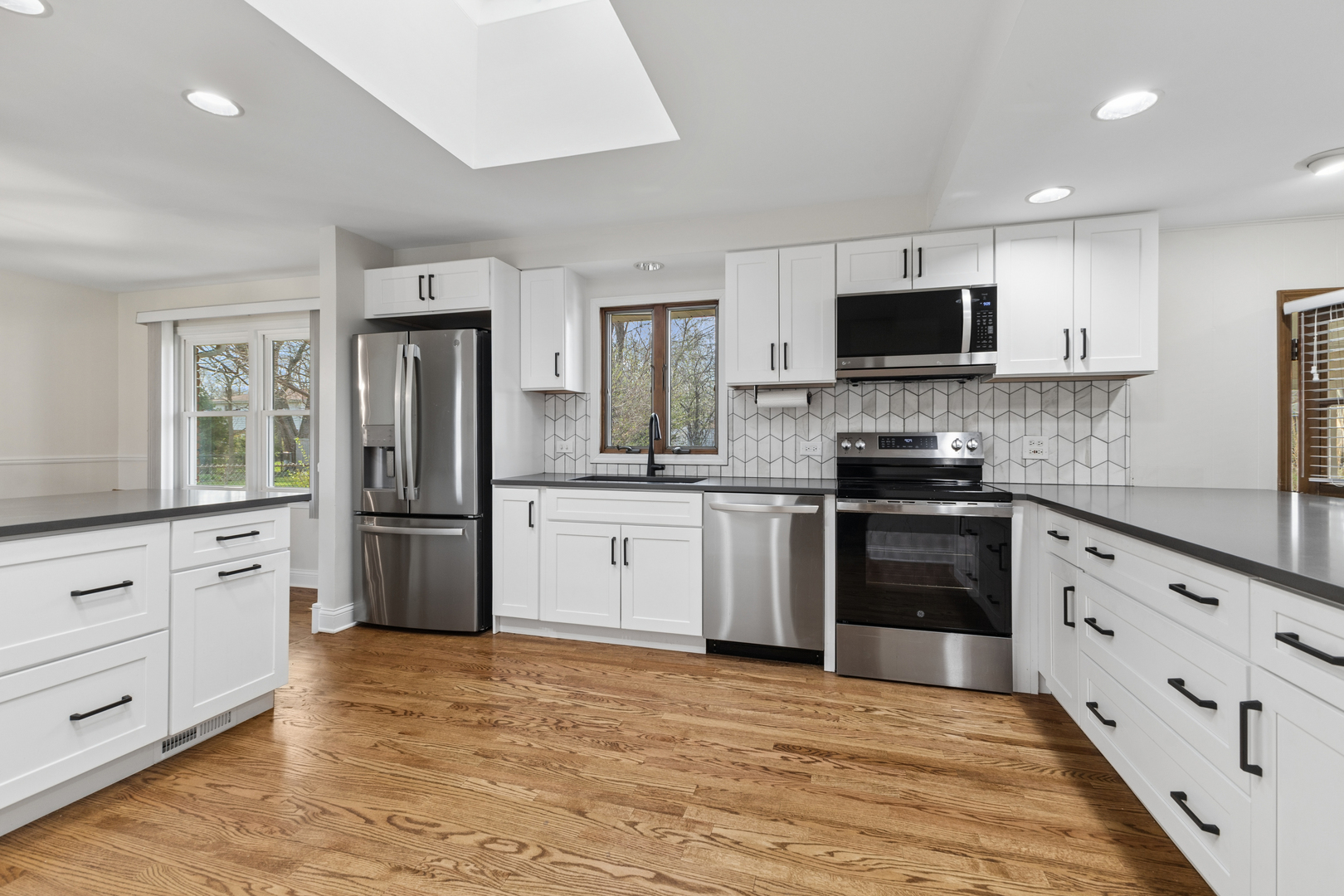 1307 Thomas Street Homewood, IL 60430 - Photo 6 of 20