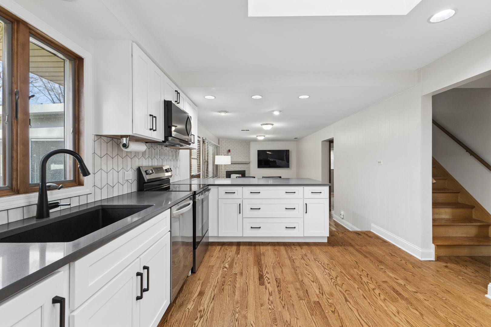 1307 Thomas Street Homewood, IL 60430 - Photo 7 of 20