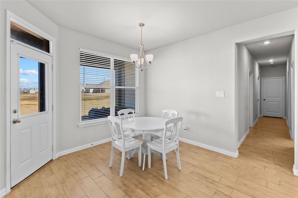 185 Chester Road Springtown, TX 76082 - Photo 9 of 20