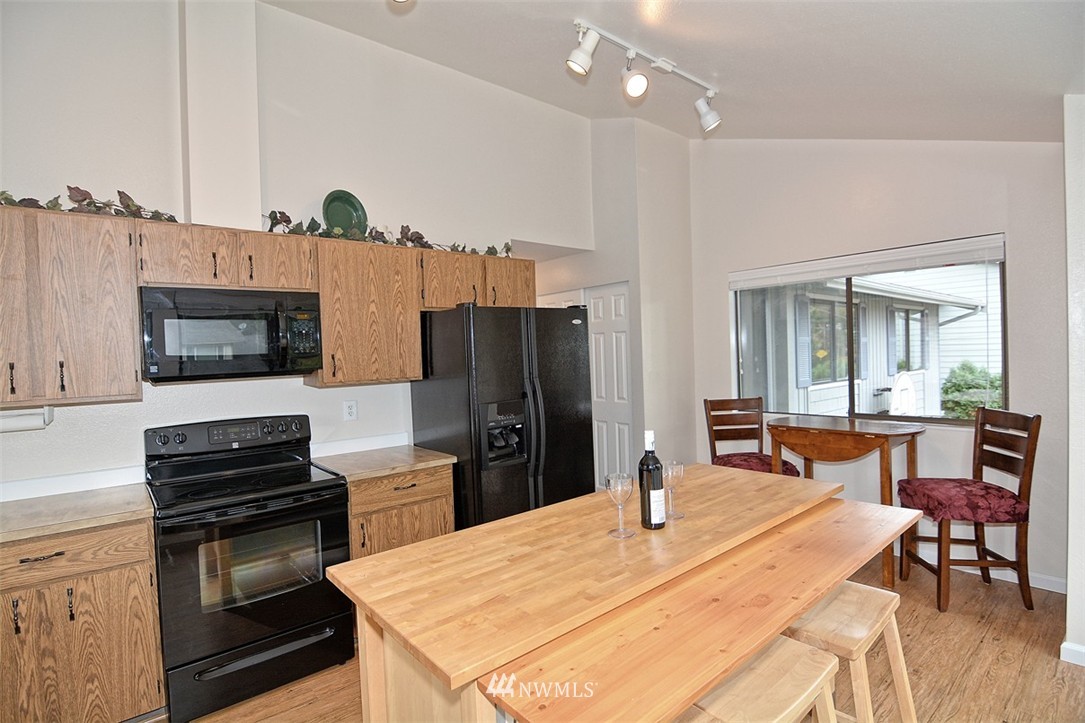 2704 168th Street Southeast Bothell, WA 98012 - Photo 11 of 25 Gallery Image 11