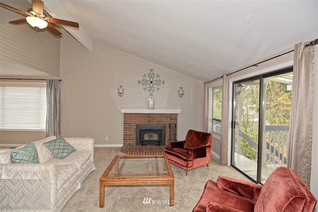 2704 168th Street Southeast Bothell, WA 98012 - Photo 4 of 25 Gallery Image 4