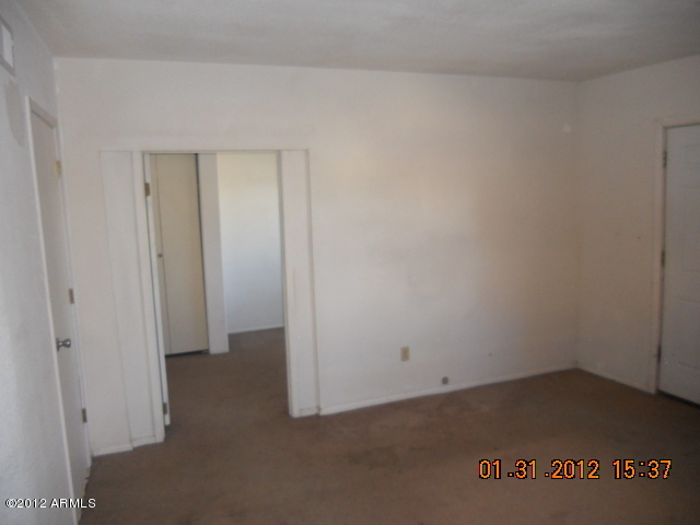 2925 West Almeria Road Phoenix, AZ 85009 - Photo 2 of 16 living area