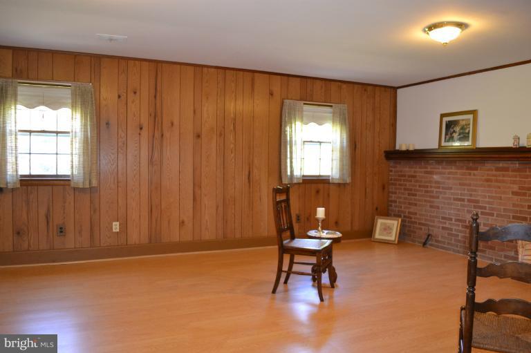 2700 Weller Road Silver Spring, MD 20906 - Photo 4 of 18 Family Room alt view