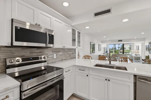 $8,500 | 301 South Seas Drive, Unit 104, Jupiter, FL 33477