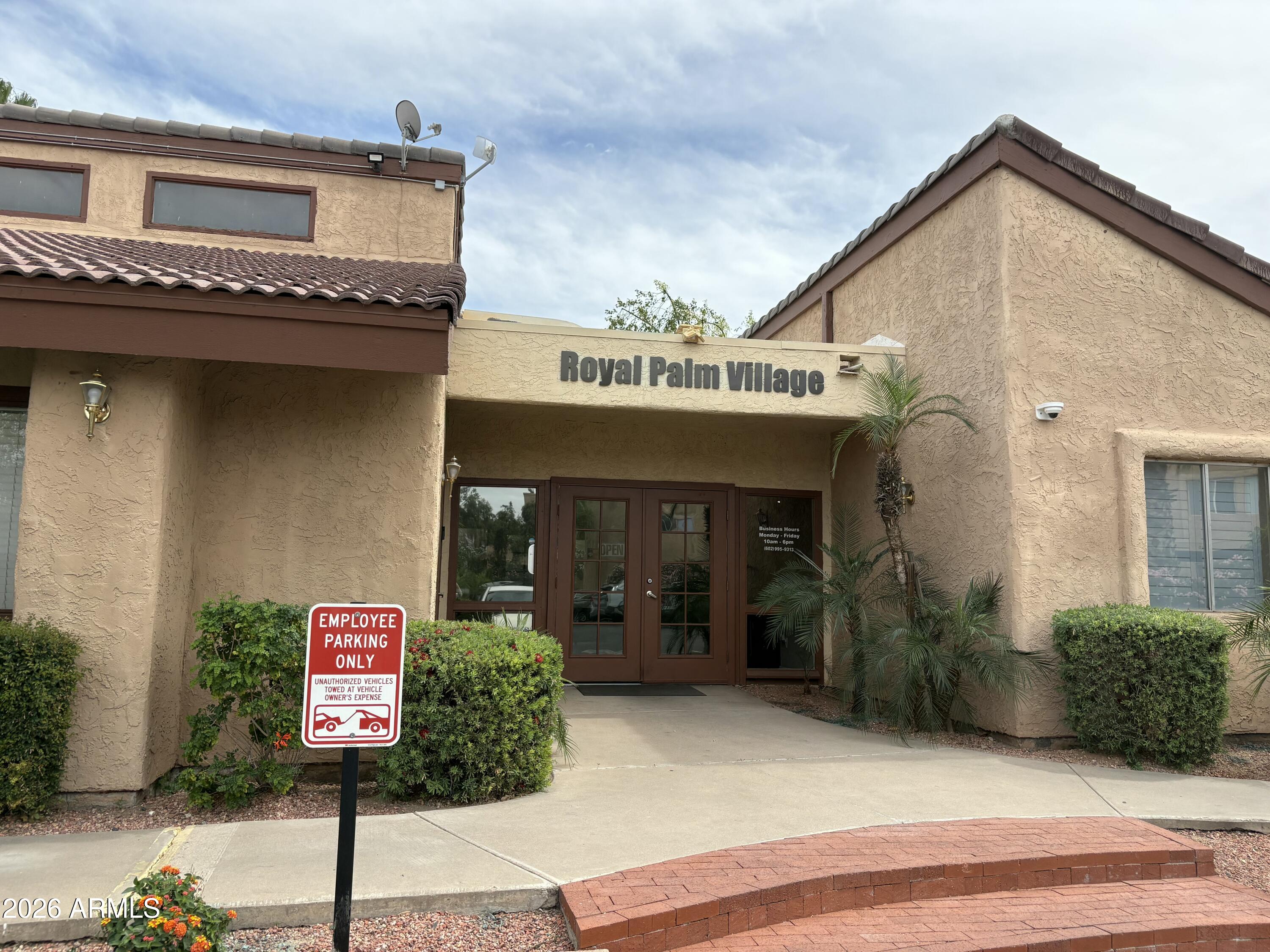 2121 West Royal Palm Road, Unit 1097 Phoenix, AZ 85021 - Photo 3 of 4 club house