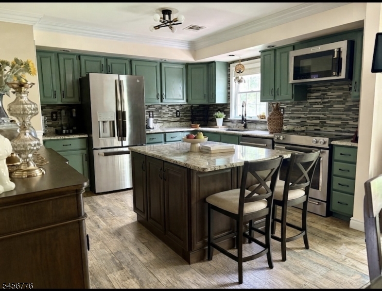 146 Changewater Road Washington, NJ 07882 - Photo 5 of 40 Gallery Image 5