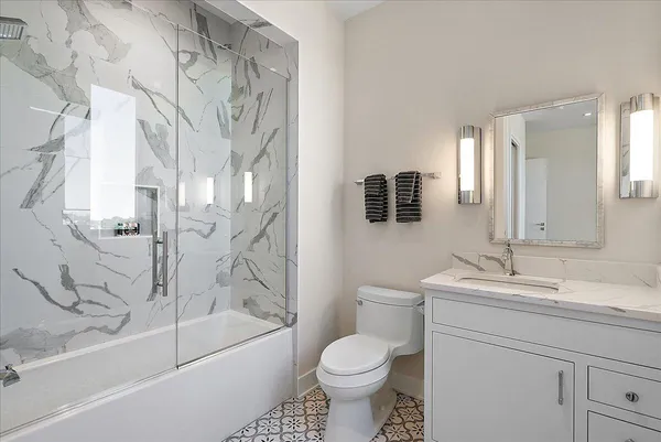 $849,900 | 159 South River Avenue, Unit 502, Holland, MI 49423