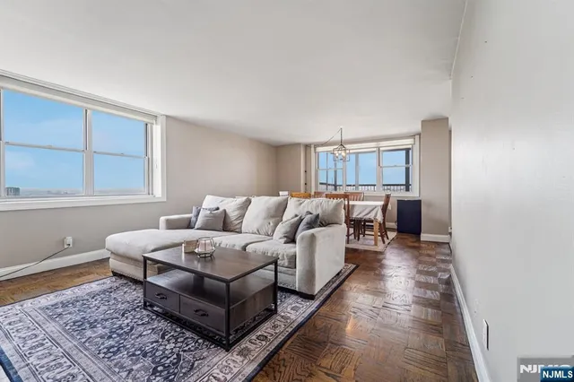 $329,000 | 6040 Boulevard East, Unit 19H, West New York, NJ 07093