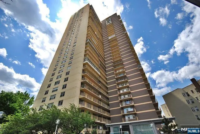 $329,000 | 6040 Boulevard East, Unit 19H, West New York, NJ 07093
