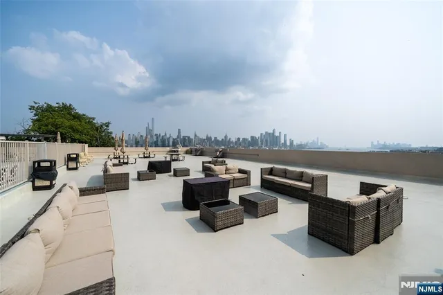 $329,000 | 6040 Boulevard East, Unit 19H, West New York, NJ 07093