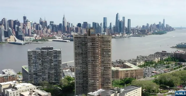 $329,000 | 6040 Boulevard East, Unit 19H, West New York, NJ 07093