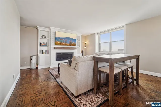 $329,000 | 6040 Boulevard East, Unit 19H, West New York, NJ 07093