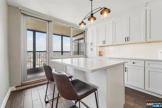 $329,000 | 6040 Boulevard East, Unit 19H, West New York, NJ 07093