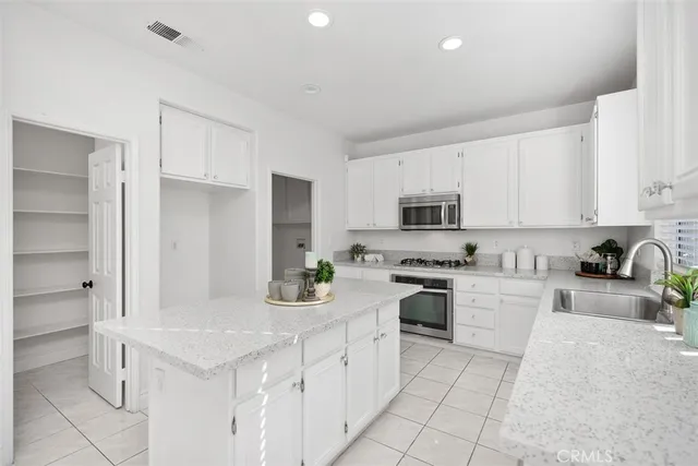 $1,594,000 | 2 Oak Ridge Circle, Aliso Viejo, CA 92656