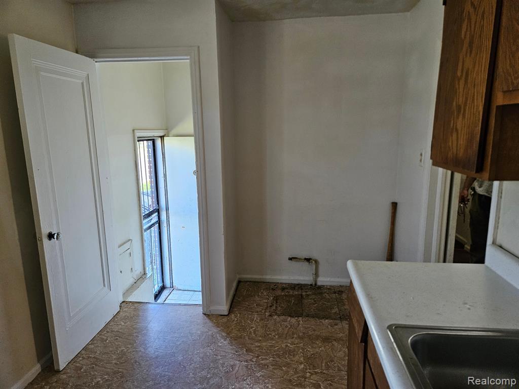 9665 Coyle Street Detroit, MI 48227 - Photo 3 of 8