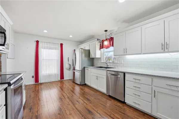 $389,000 | 518 Northwest 65th Terrace, Kansas City, MO 64118