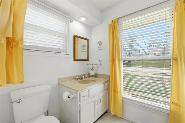 $389,000 | 518 Northwest 65th Terrace, Kansas City, MO 64118