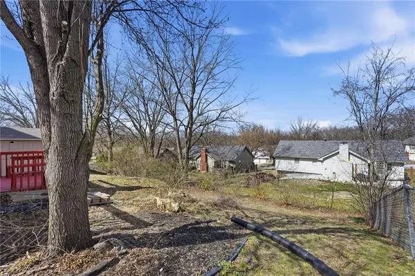 $389,000 | 518 Northwest 65th Terrace, Kansas City, MO 64118