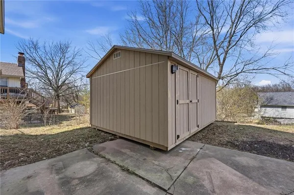 $389,000 | 518 Northwest 65th Terrace, Kansas City, MO 64118
