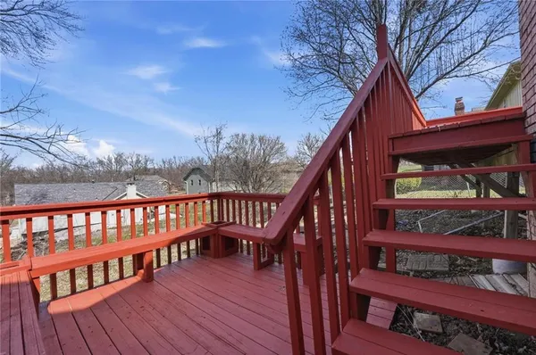 $389,000 | 518 Northwest 65th Terrace, Kansas City, MO 64118