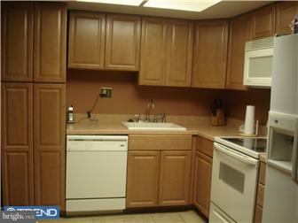 16 Rutledge Place Willingboro, NJ 08046 - Photo 3 of 6