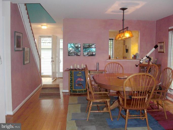 1286 Wedgewood Manor Way Reston, VA 20194 - Photo 8 of 20 dining room