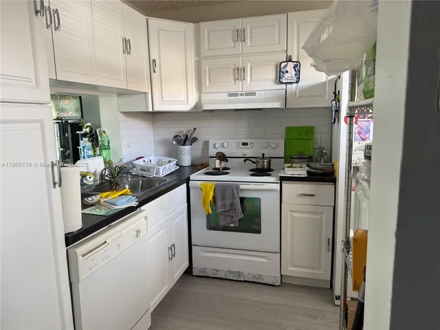 $175,000 | 5501 Lakeside Drive, Unit 104, Margate, FL 33063