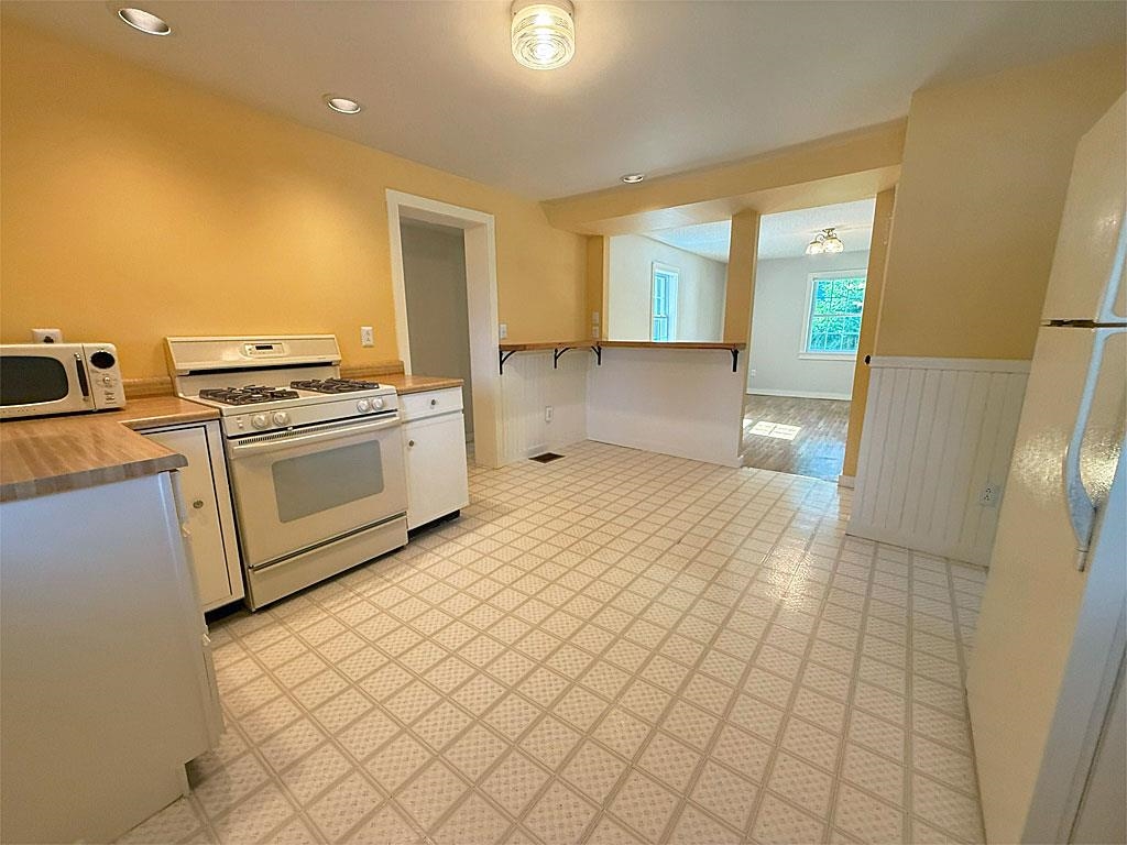 189 Pine Street Castleton, VT 05735 - Photo 5 of 38