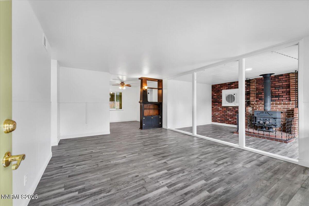 1110 Xman Way Sparks, NV 89431 - Photo 4 of 23 08-1110 Xman Wy Sparks NV 89431 (8 of 31