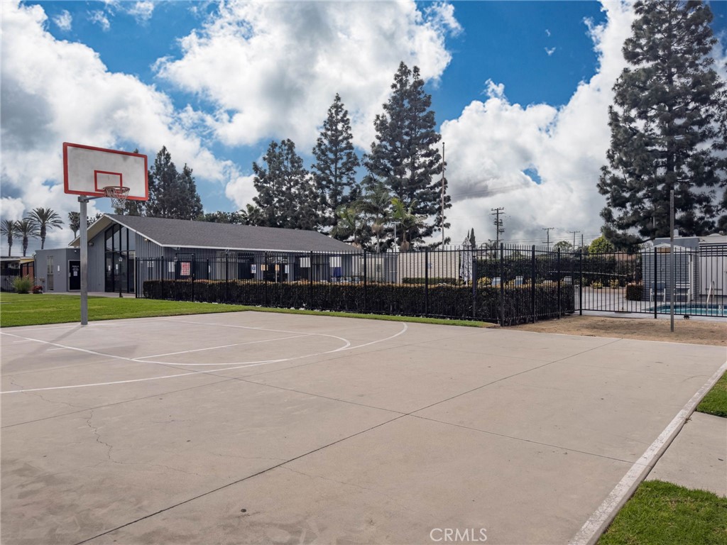 16600 Downey, Unit 31 Paramount, CA 90723 - Photo 37 of 39