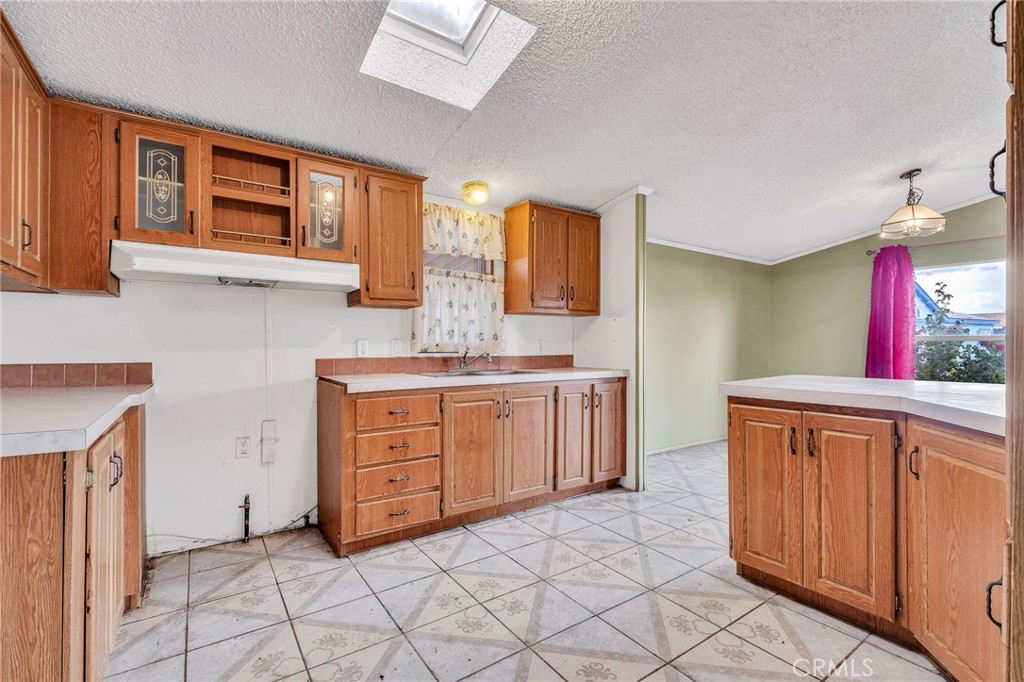 16600 Downey, Unit 31 Paramount, CA 90723 - Photo 7 of 39