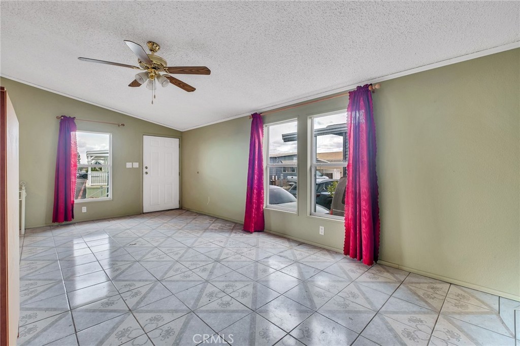 16600 Downey, Unit 31 Paramount, CA 90723 - Photo 9 of 39