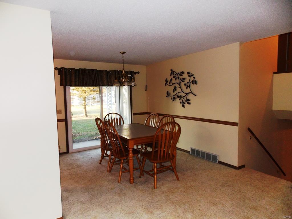 181 Willowood Road Litchfield, IL 62056 - Photo 7 of 26 Gallery Image 7