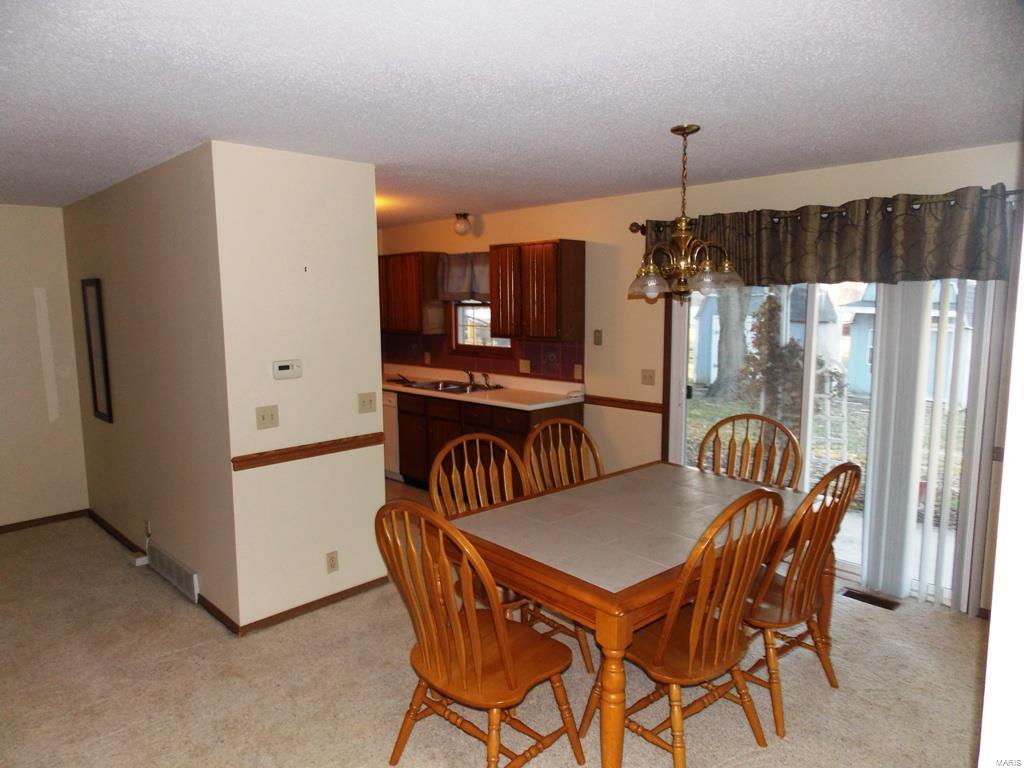 181 Willowood Road Litchfield, IL 62056 - Photo 8 of 26 Gallery Image 8