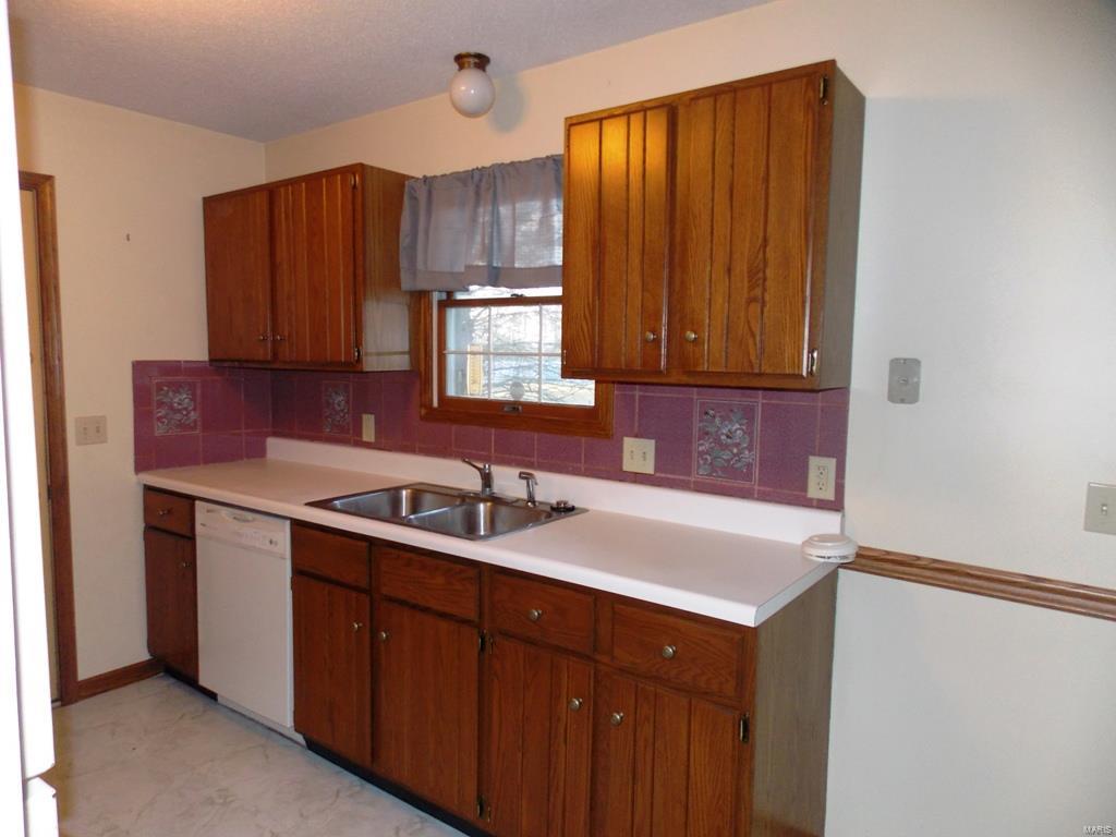 181 Willowood Road Litchfield, IL 62056 - Photo 9 of 26 Gallery Image 9