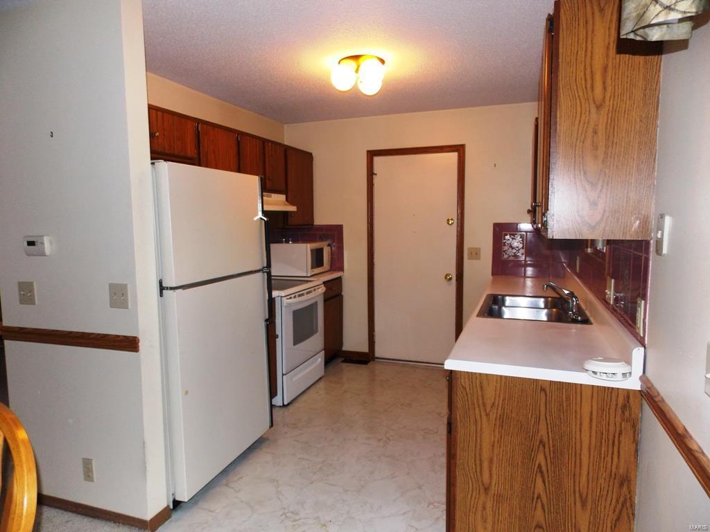181 Willowood Road Litchfield, IL 62056 - Photo 10 of 26 Gallery Image 10