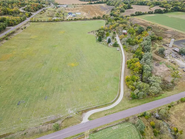 $499,950 | 24785 Evans Road, Tonganoxie, KS 66086