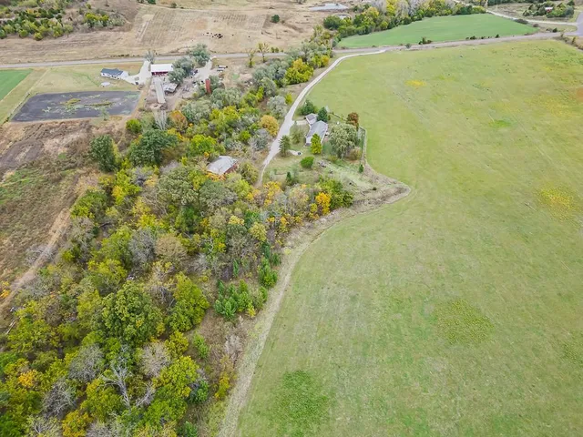 $499,950 | 24785 Evans Road, Tonganoxie, KS 66086