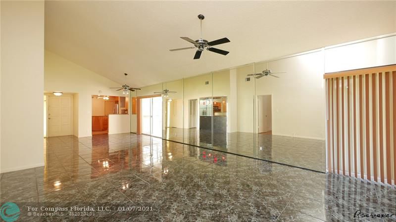 3440 Spring Bluff Place, Unit 31 Lauderhill, FL 33319 - Photo 4 of 32