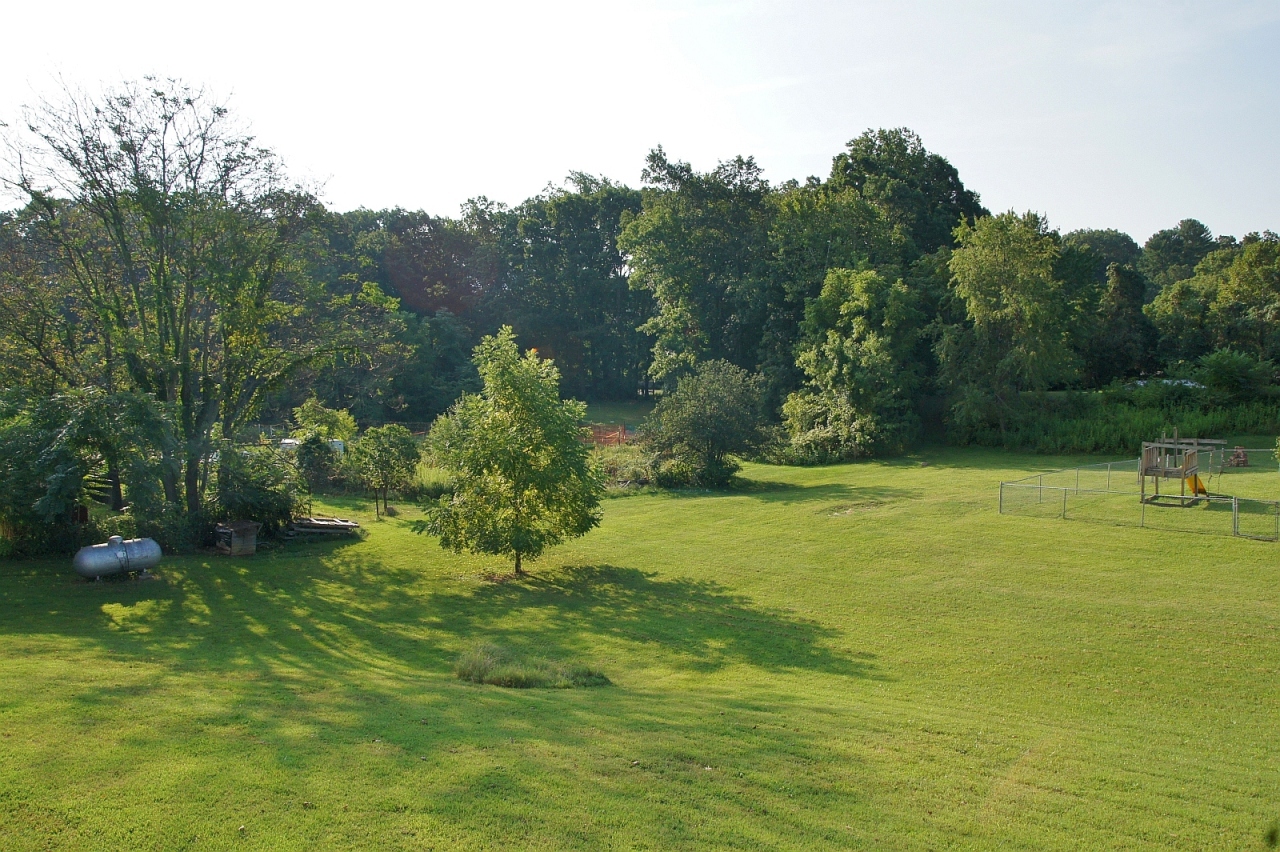 4906 Stanley Farm Road Salem, VA 24153 - Photo 16 of 20 Yard