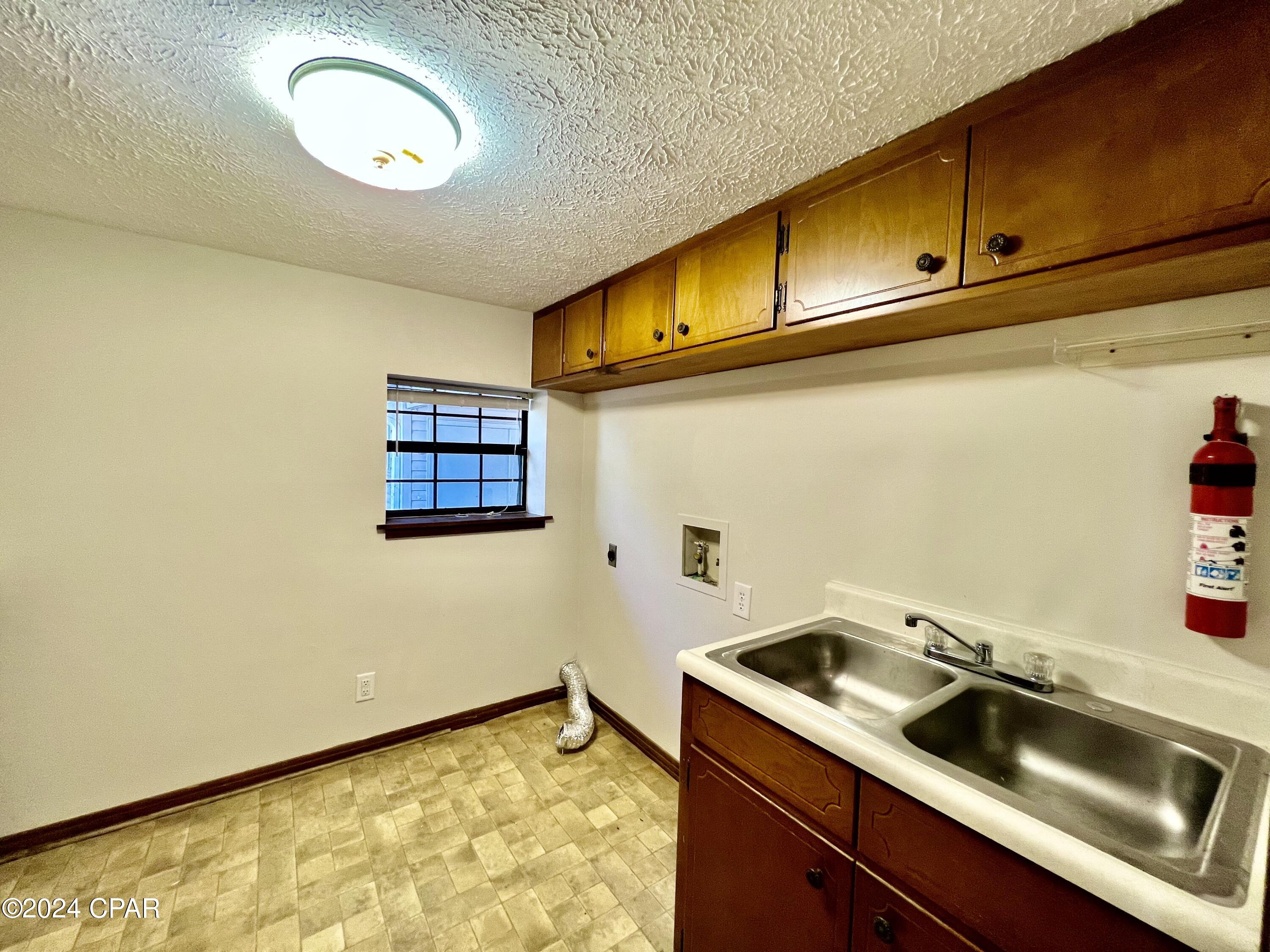 2402 Ashland Road Panama City, FL 32405 - Photo 12 of 23 Gallery Image 12