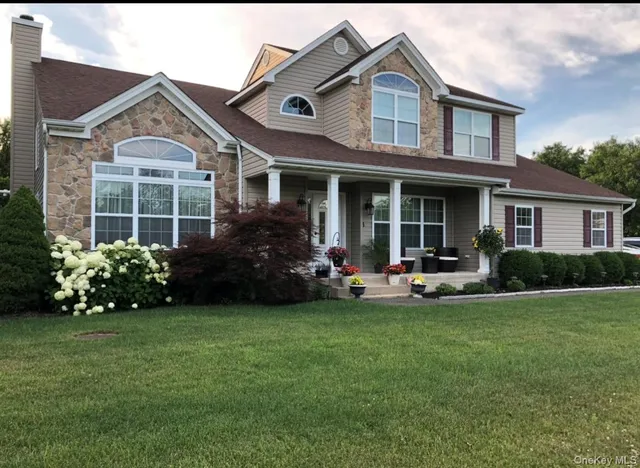 $1,125,000 | 3 Sweetgum Lane, Miller Place, NY 11764