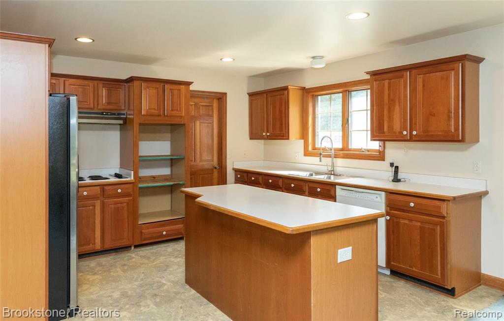 679 West Hamlin Road Rochester Hills, MI 48307 - Photo 19 of 35 Gallery Image 19