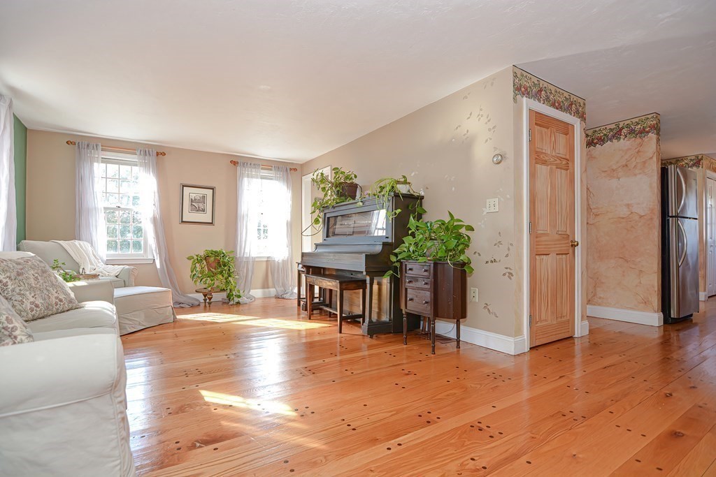 57 Elyse Road Mansfield, MA 02048 - Photo 12 of 29 Gallery Image 12